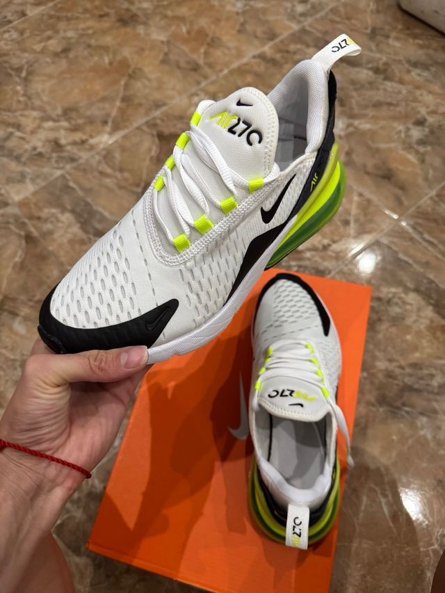 Zapatillas Nike Air Max 270 - Blancas y Negras