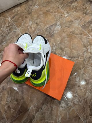 Zapatillas Nike Air Max 270 - Blancas y Negras