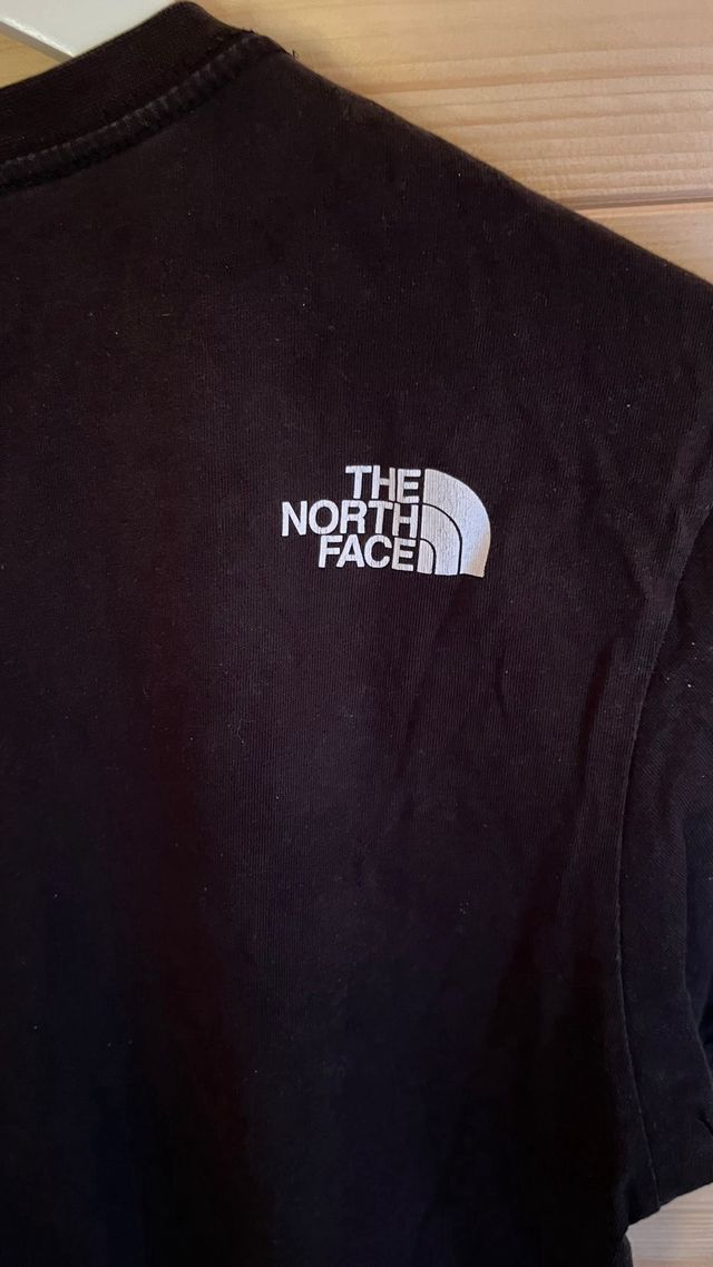 Camiseta The North Face negra - Talla S