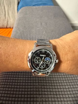 Reloj plateado 