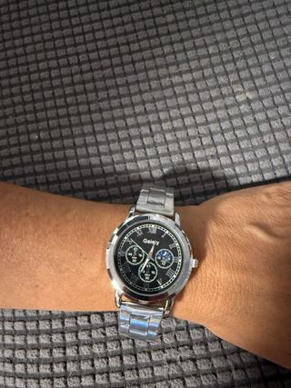 Reloj plateado 