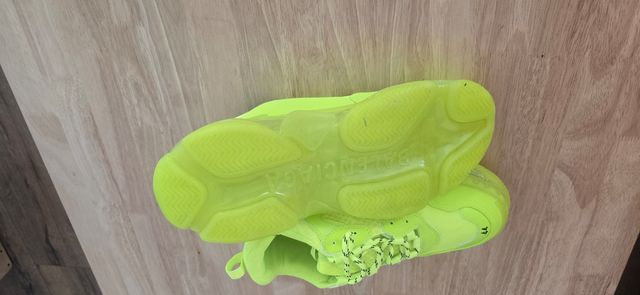 Balenciaga Triple S amarillas, talla 44