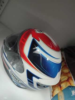 Casco Shoei: Rojo y Blanco