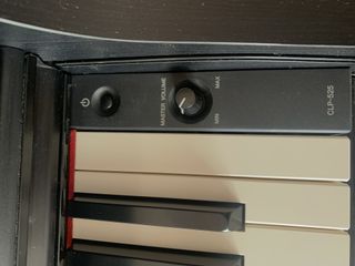 Yamaha Clavinova CLP-525 Negro