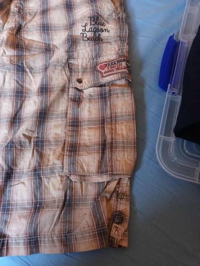 Bermudas beige cuadros