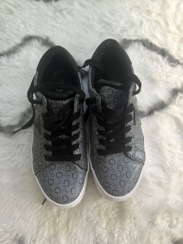 Zapatillas Guess Gris - Monograma