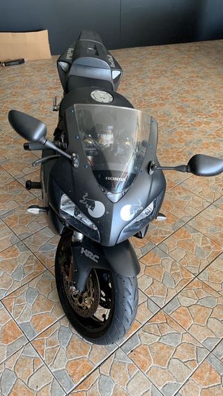 Honda CBR 1000RR 2004 -  matrícula española