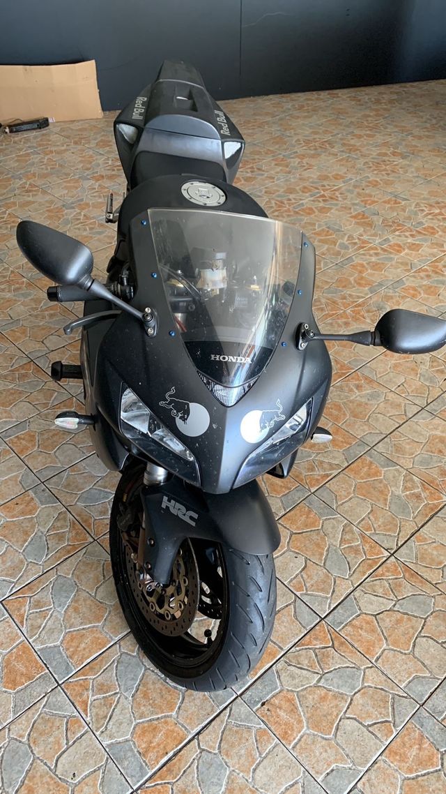 Honda CBR 1000RR 2004 - matrícula española