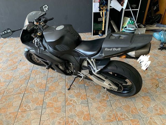 Honda CBR 1000RR 2004 - matrícula española