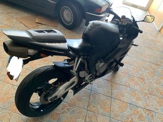 Honda CBR 1000RR 2004 -  matrícula española