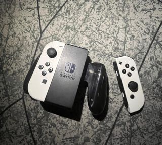 Nintendo Switch OLED bianco: impeccabile