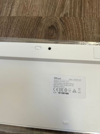Wireless Bluetooth keyboard