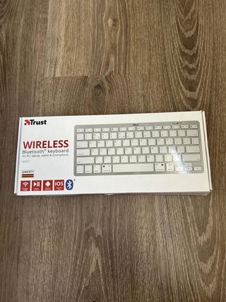 Wireless Bluetooth keyboard