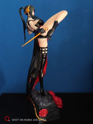 Statua Yor Forger Spy Family 34cm