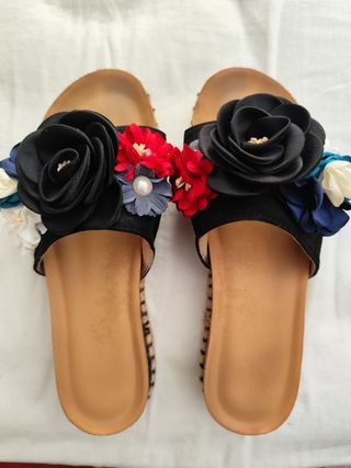 Chinelos florais verão