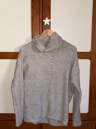 Suéter cuello alto