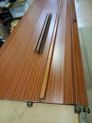 Puerta plegable de madera