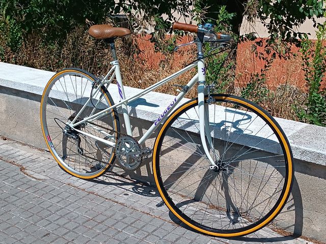 Bicicleta Peugeot clásica