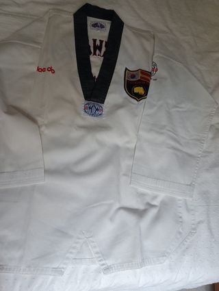 Traje Taekwondo blanco y negro