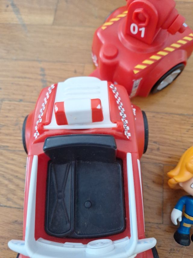 Juguete Pin y Pon action bomberos