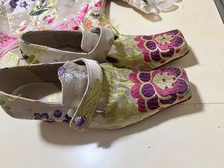 Traje Fallera: falda, corpiño y zapatos
