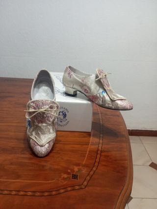 Zapatos fallera niña, de Ani y keti - beige