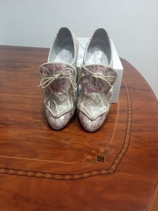 Zapatos fallera niña, de Ani y keti - beige