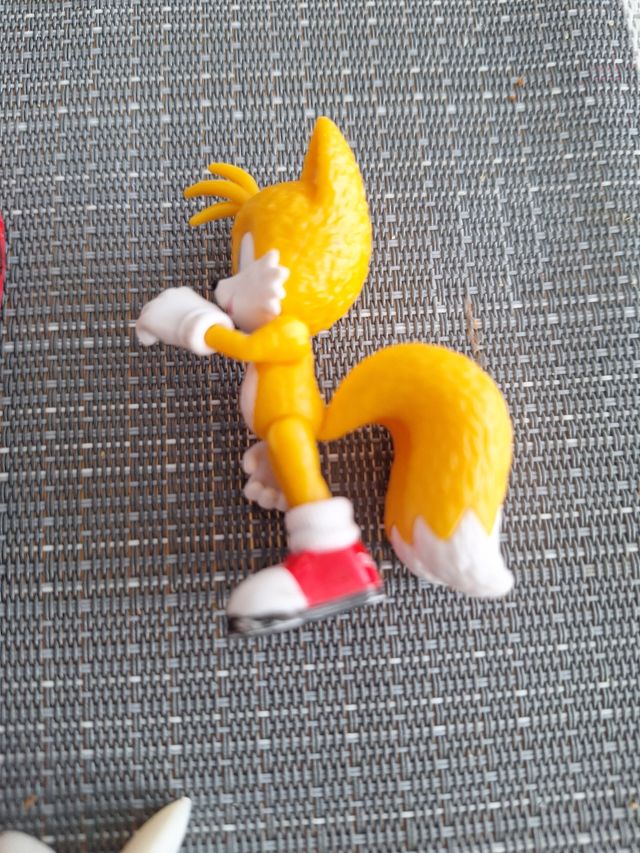 5 Figuras Sonic. Sonic roto