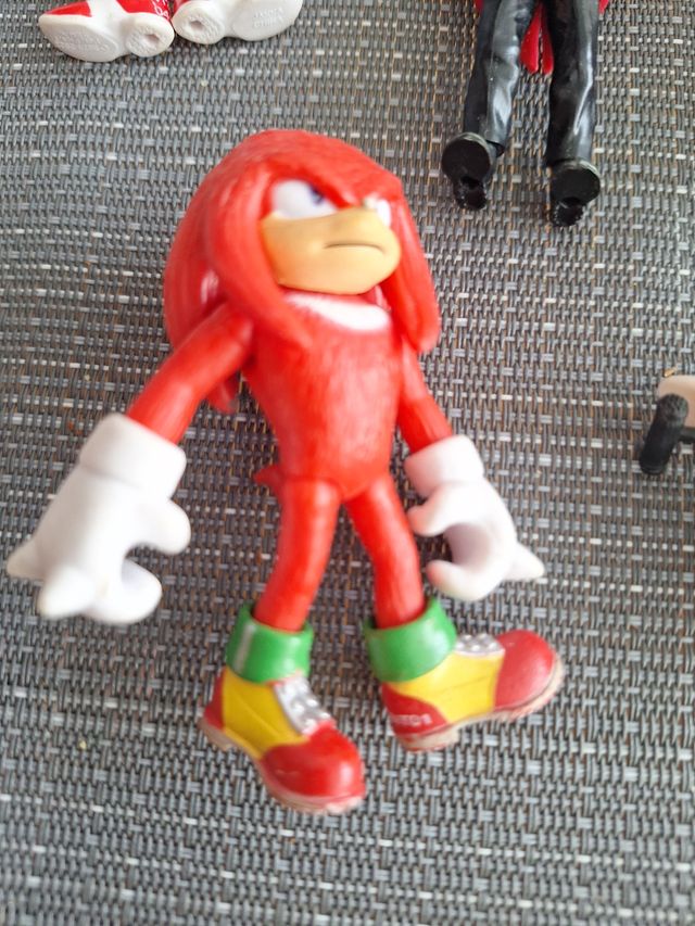 5 Figuras Sonic. Sonic roto