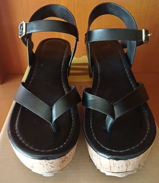 Sandalias cuña negras