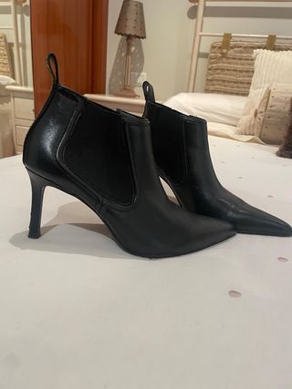 Botines negros tacón aguja