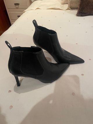 Botines negros tacón aguja