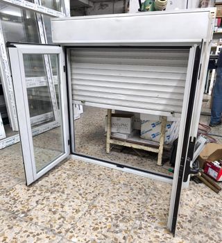 Ventana abatible de aluminio de 113 x 118m