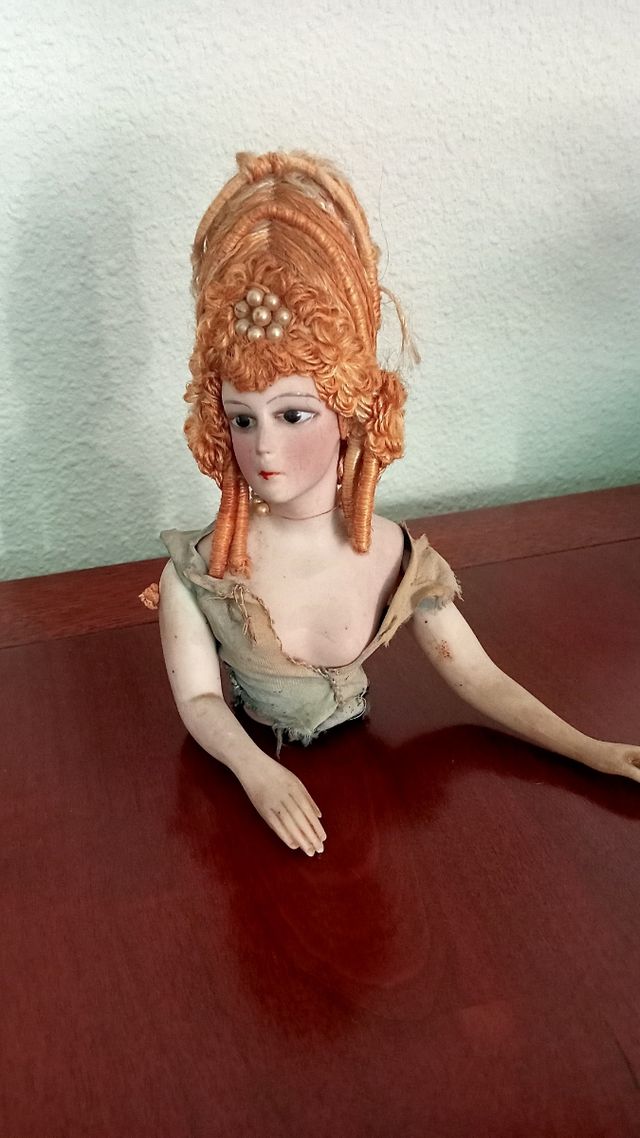 Muñeca porcelana antigua