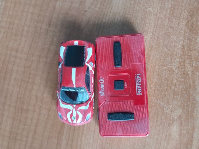 Coche teledirigido Ferrari Silverlit