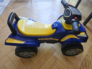 Quad infantil correpasillos Goodyer