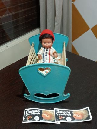 Barriguitas Famosa - Cuna y Ropa
