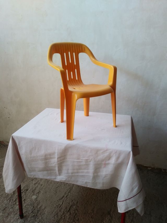 Sillas guardería resina - 12 uds precio unitario