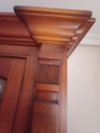 Mueble salón madera cerezo.