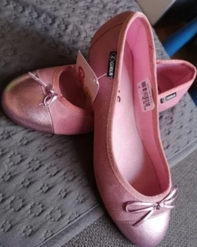 Manoletinas marca Girls a estrenar.