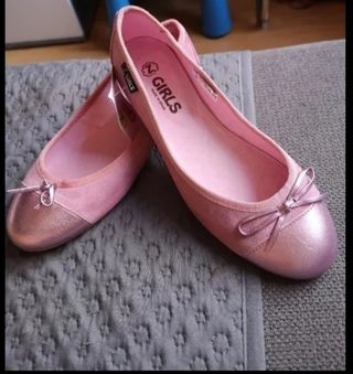 Manoletinas marca Girls a estrenar. 