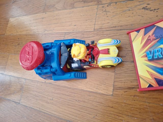 T-Racers Pista de salto y cohete