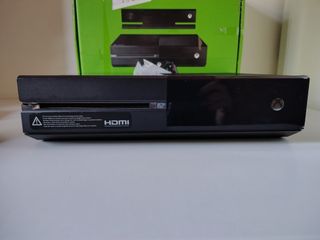 Xbox One 500GB Nera con Controller e Scatola