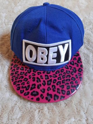 Gorra Snapback azul y rosa 58cm