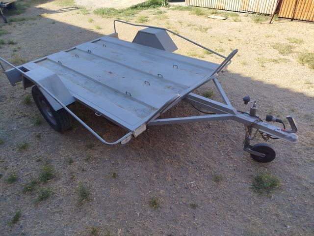 alquiler de carro para 3 motos