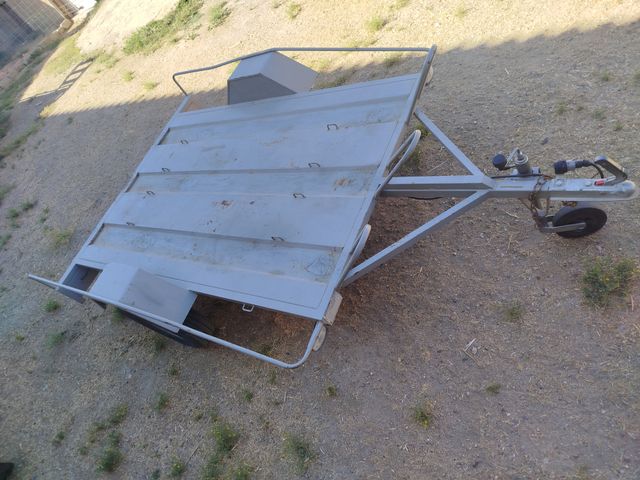 alquiler de carro para 3 motos