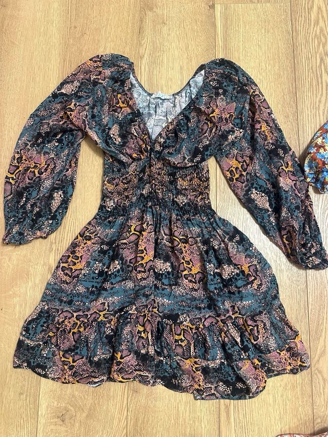 Vestidos estilo preppy tamanho M - 3 peças.