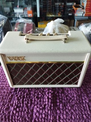 Amplificador Guitarra Vox Pathfinder 10  (Crema)