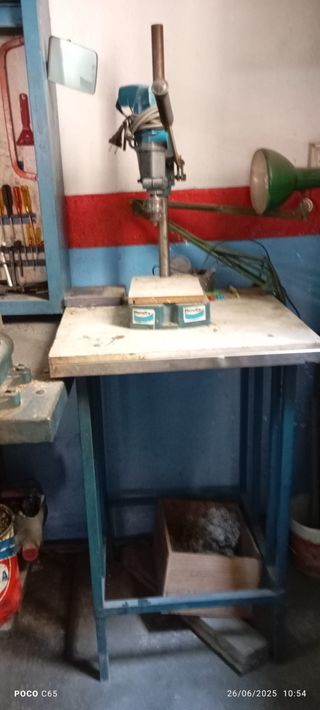 Mesa taladro: Soporte y mesa. NO
MÁQUINA