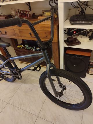 BMX 20" Negra - Poco Uso